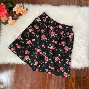 Vintage Floral Shorts Black & Pink Pull On Size Large 100% polyester